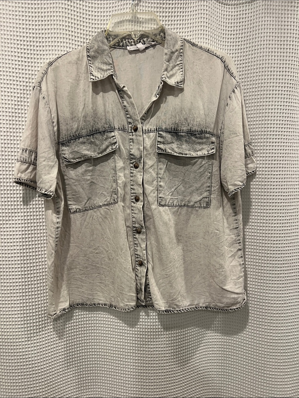 Jane and Delancey Light Gray Washed Short Sleeve Button Front Blouse